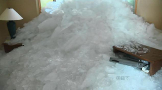 Illustration for article titled Freak Ice Tsunami Crunches Homes In Canada